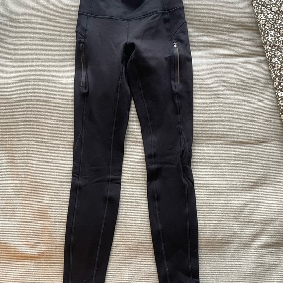 Athleta Pants - Athleta Black Fleece Leggings with zipper pockets.